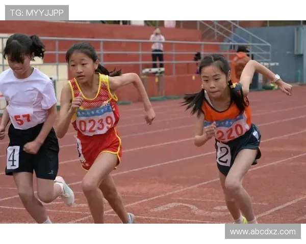 小学体育联赛颁新闻（小学体育节报道）sports